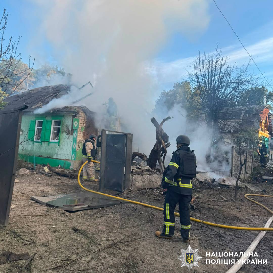 Поліція Харківщини встановлює обставини пожежі, внаслідок якої загинула жінка та постраждав чоловік: розпочато досудове розслідування