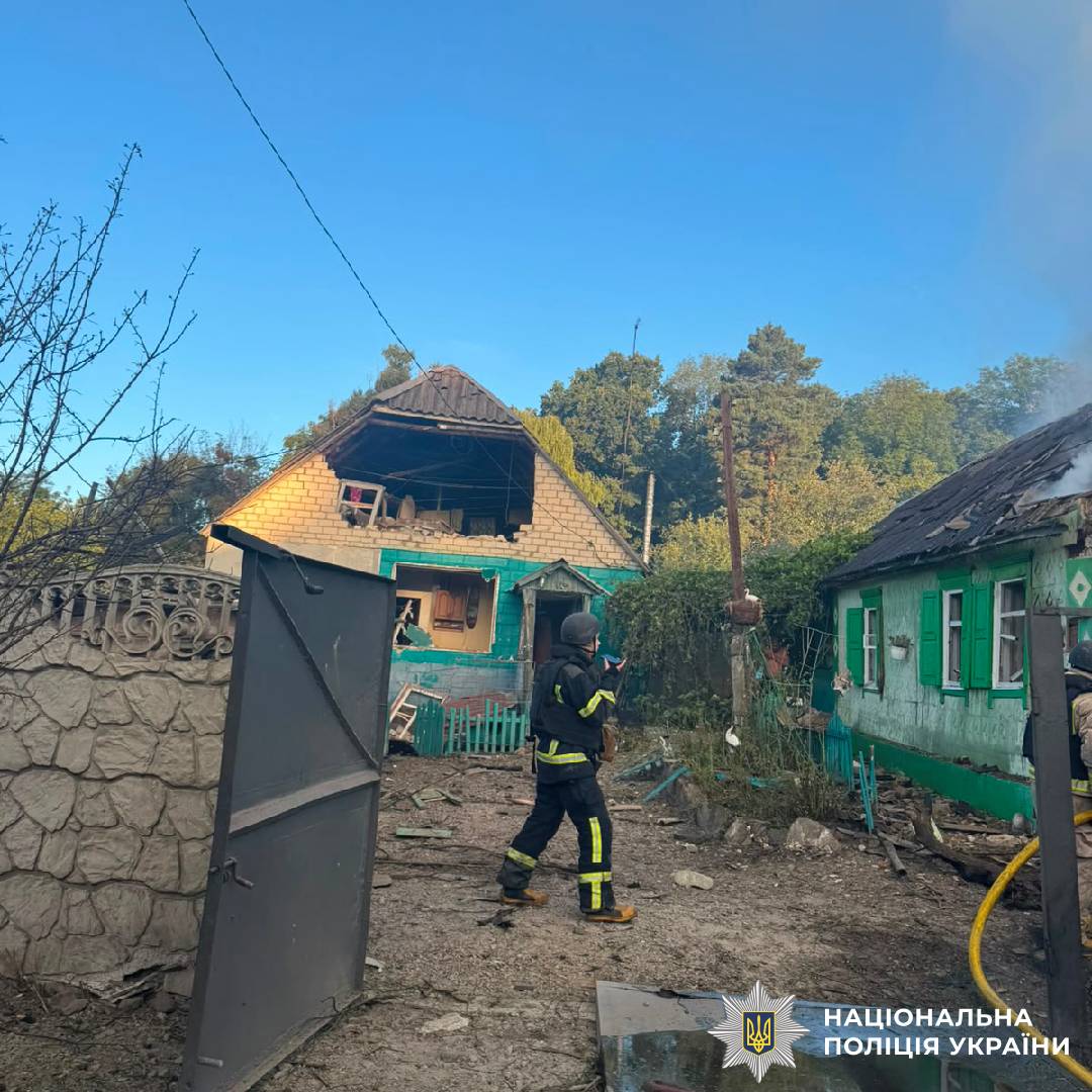 Поліція Харківщини встановлює обставини пожежі, внаслідок якої загинула жінка та постраждав чоловік: розпочато досудове розслідування