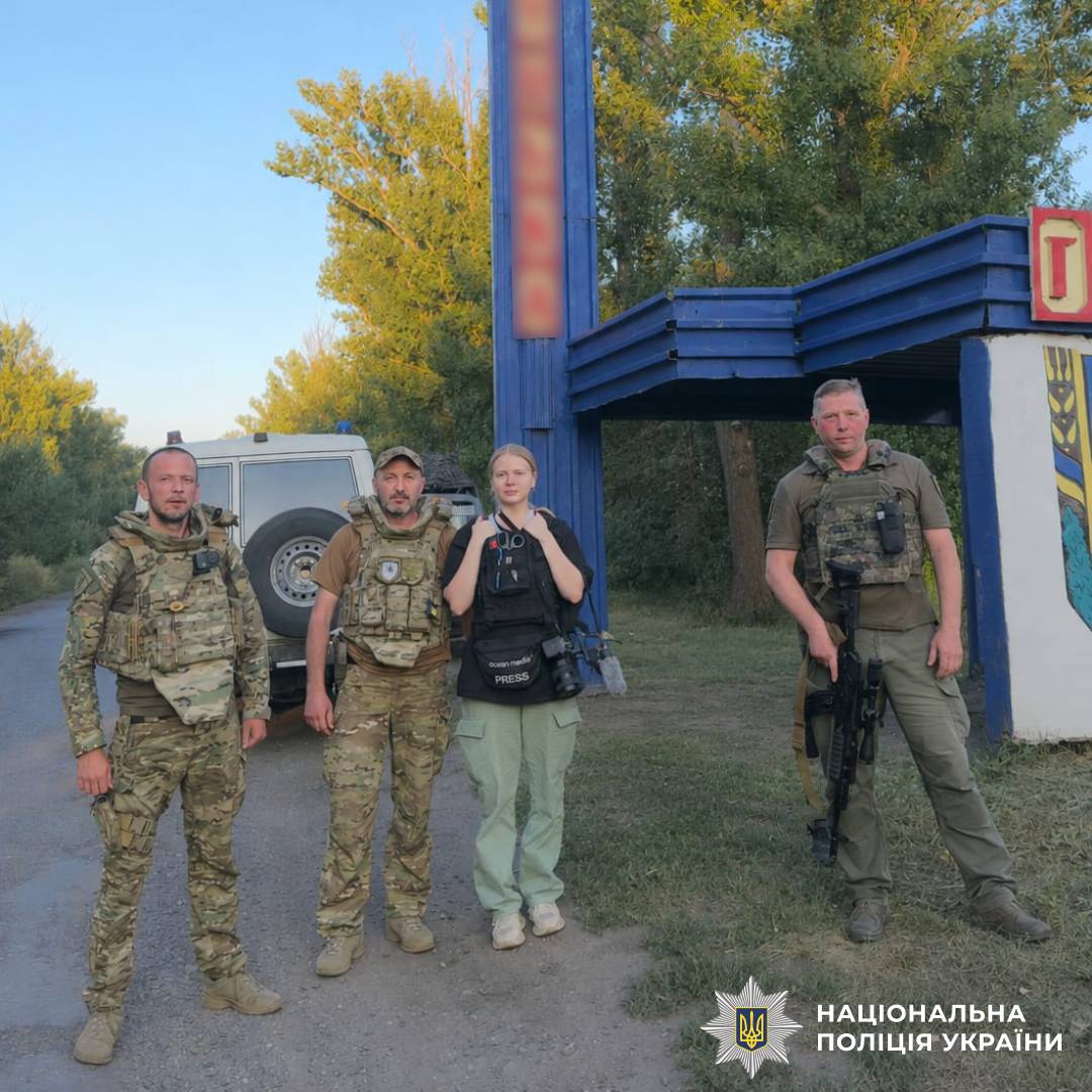 Крізь сотні кілометрів небезпечним маршрутом: поліцейські «Білого Янгола» продовжують евакуацію цивільних громадян із районів бойових дій