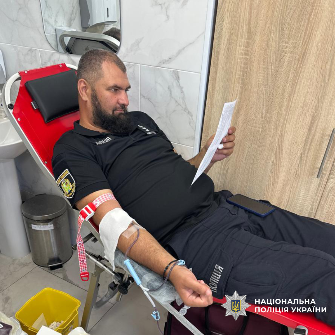 Вчинок, що дарує надію: поліцейські Харківщини здали кров для порятунку поранених громадян