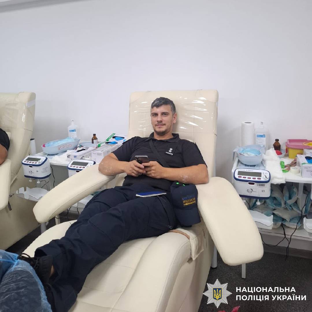 Врятувати чиєсь завтра: поліцейські Харкова долучилися до донорства крові на підтримку військових та цивільних