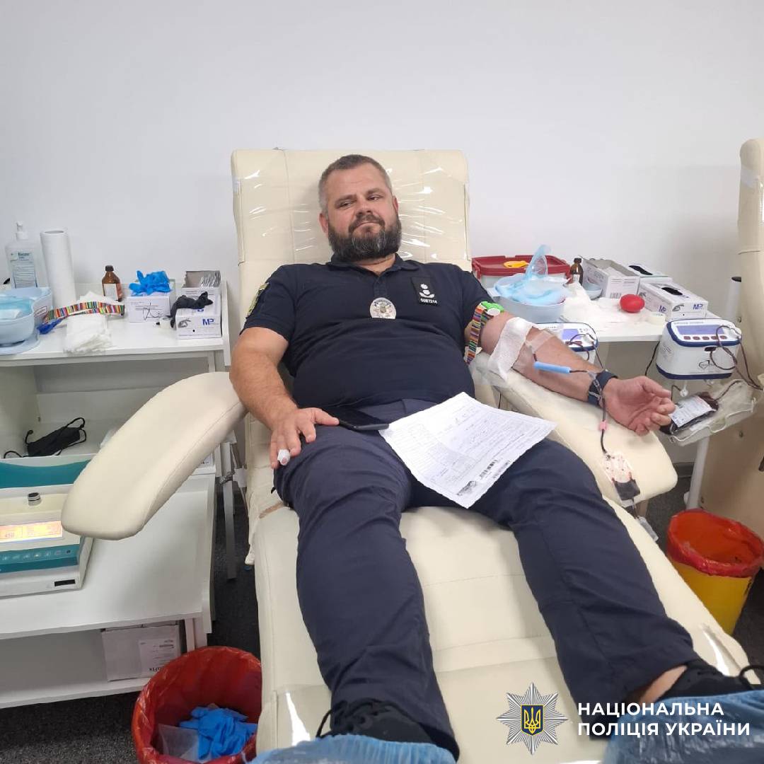 Врятувати чиєсь завтра: поліцейські Харкова долучилися до донорства крові на підтримку військових та цивільних