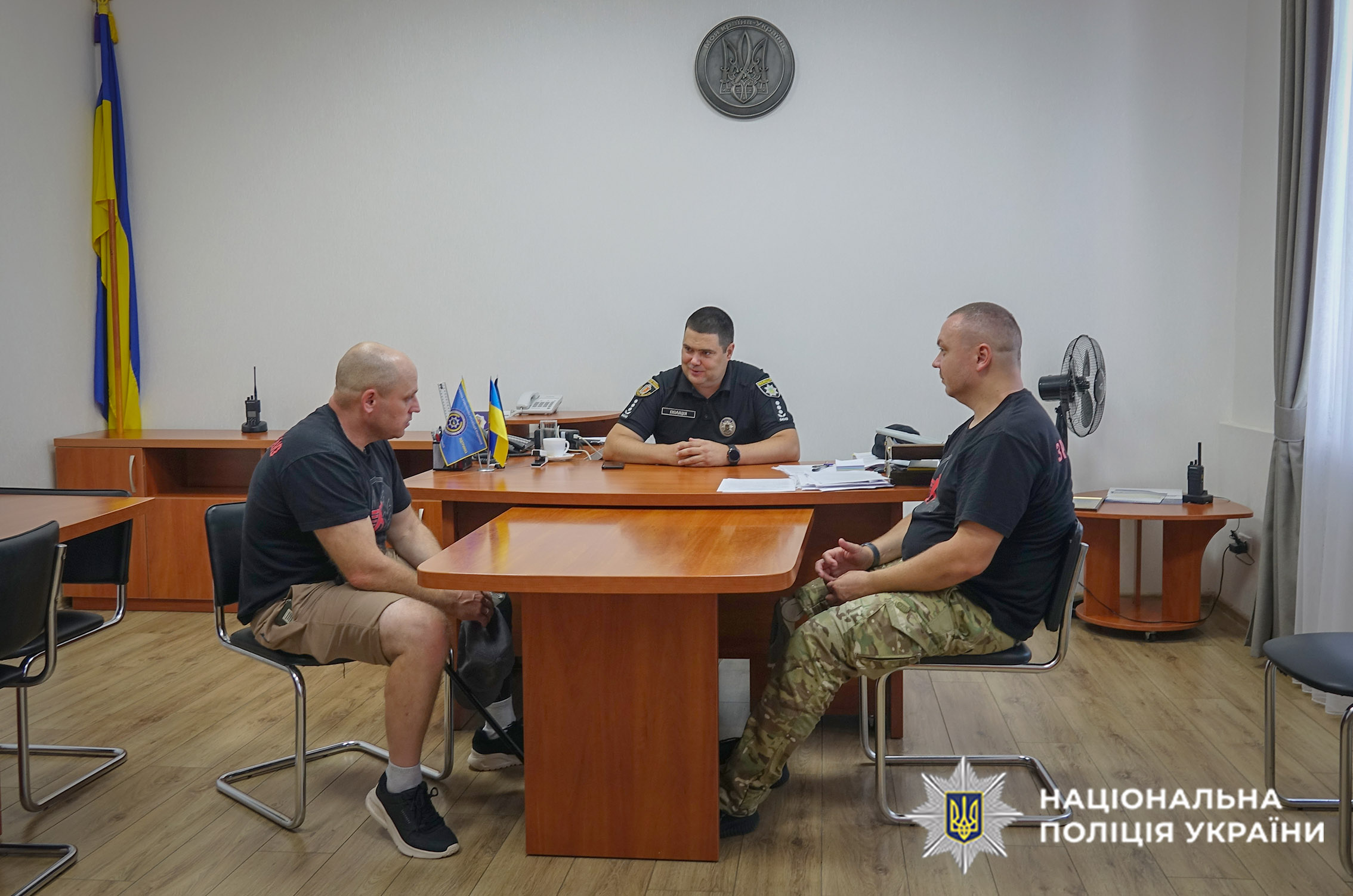 Спілкування гостей із керівником райуправління