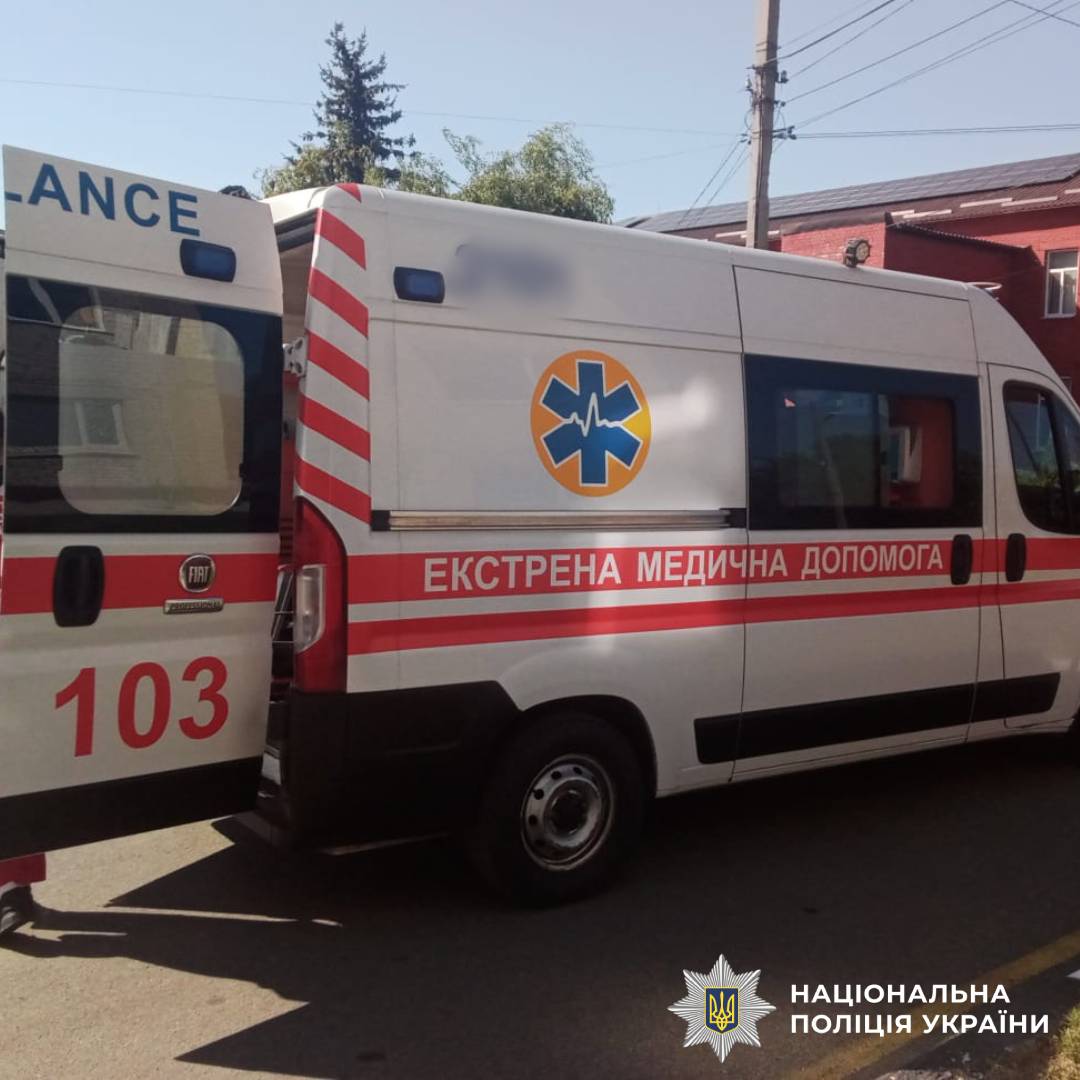 У Харківському районі поліцейський офіцер громади допоміг врятувати літню жінку