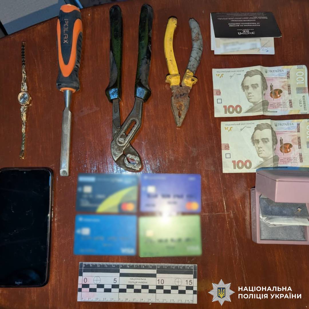 Обікрав будинок: на Берестинщині поліцейські повідомили чоловіку про підозру у скоєнні майнового злочину