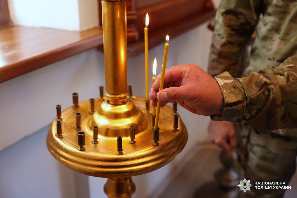 Поліцейські Харківщини віддали шану Героям, які загинули, захищаючи Україну