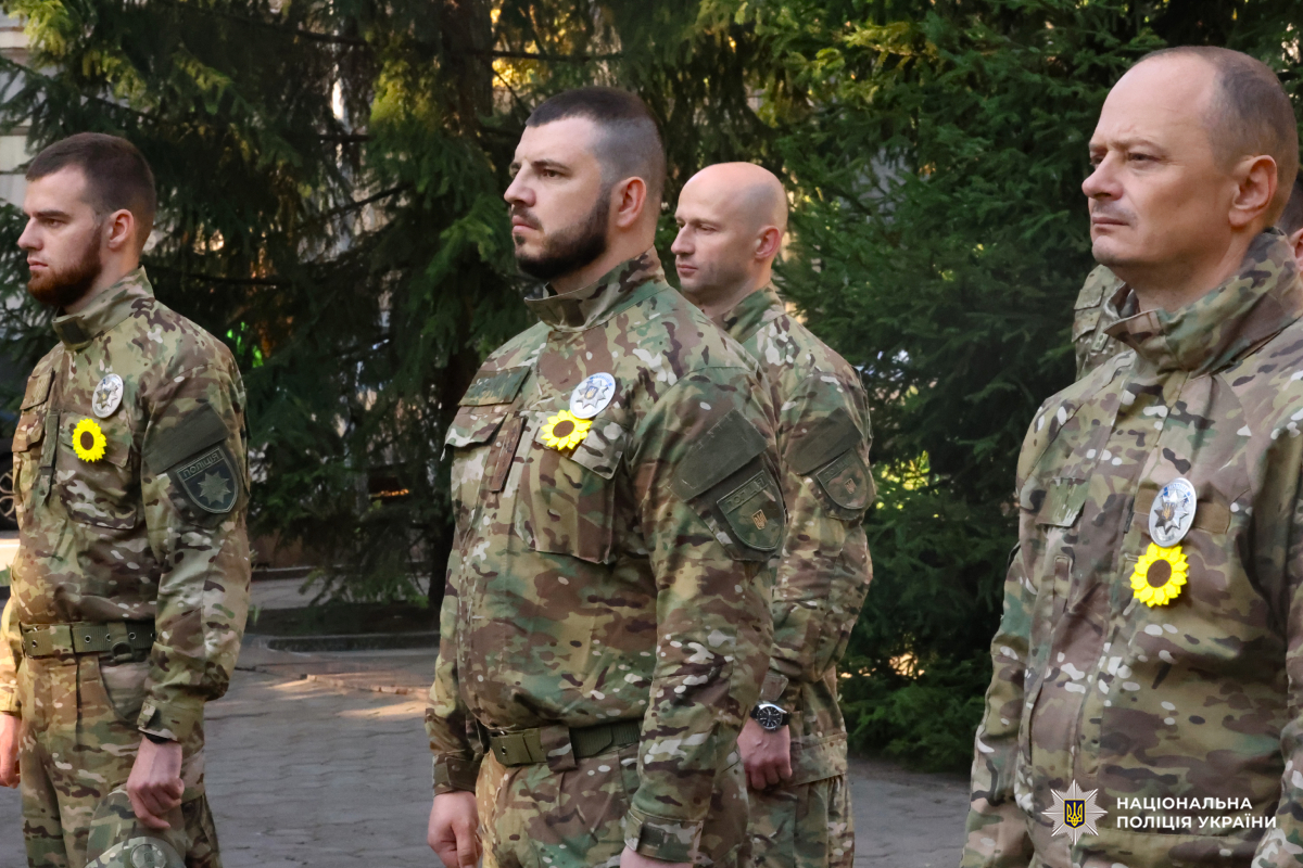 Поліцейські Харківщини віддали шану Героям, які загинули, захищаючи Україну