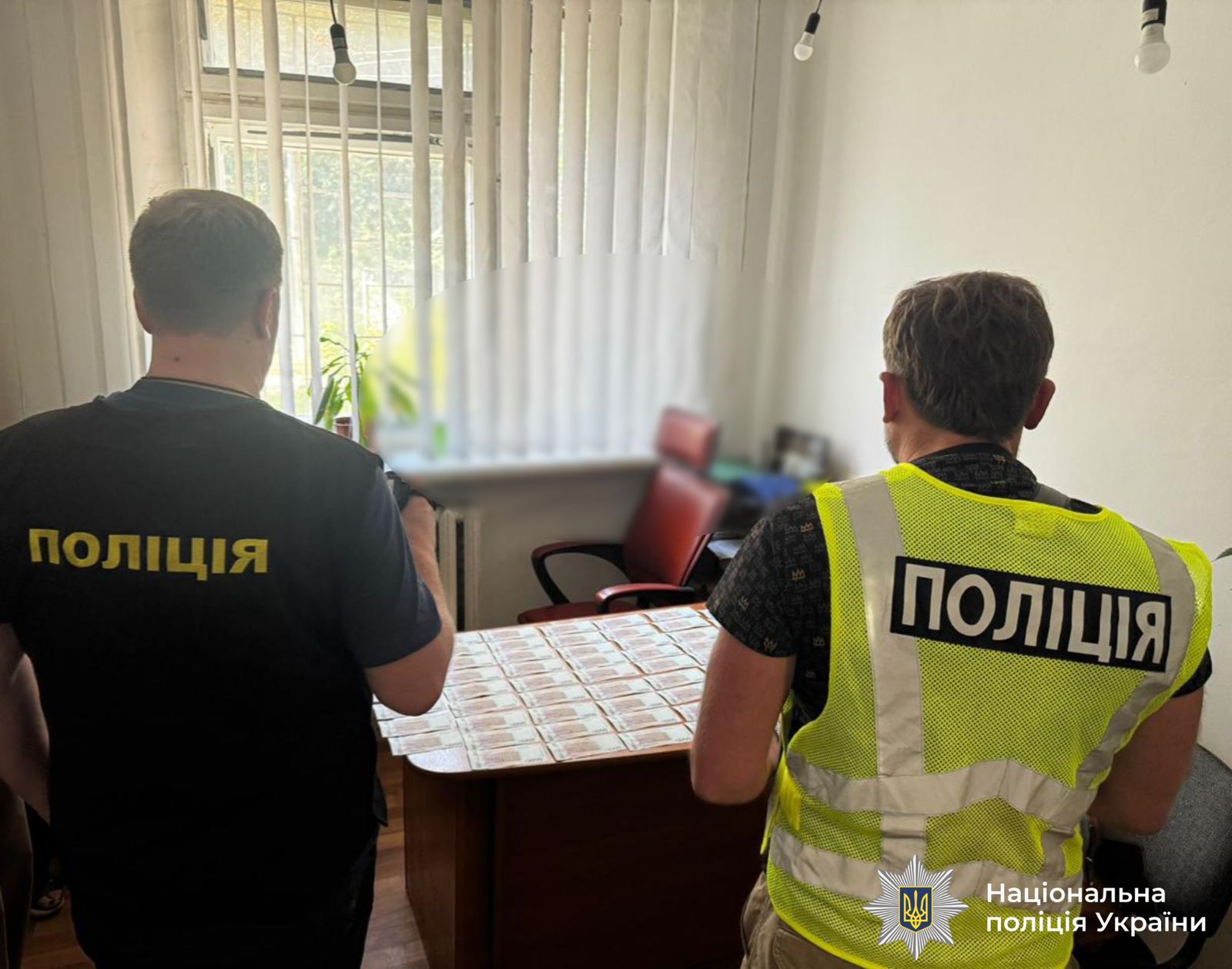Вимагав 60 тисяч гривень за оренду складу: поліцейські затримали депутата Івано-Франківської міської ради