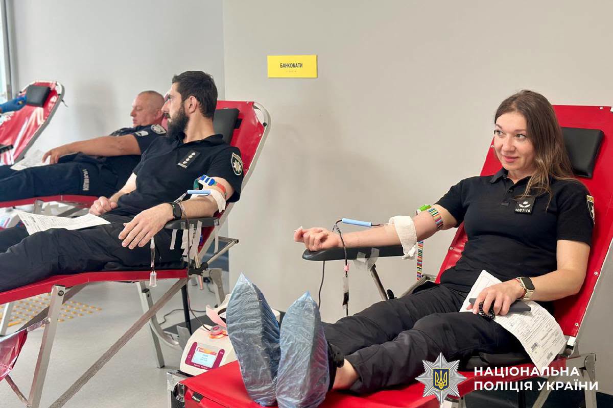 Кожна крапля – це шанс на життя: поліцейські Ізюмщини долучилися до донорства