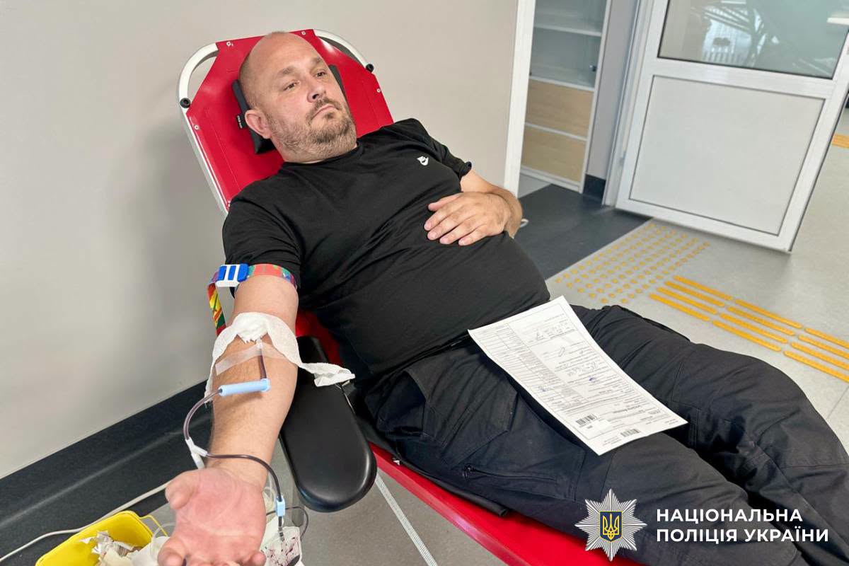 Кожна крапля – це шанс на життя: поліцейські Ізюмщини долучилися до донорства