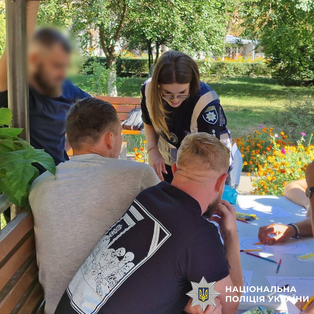 «Розпізнавання власних емоційних станів»: психологи Mental Tutor поліції Харківщини провели тренінг для поранених захисників
