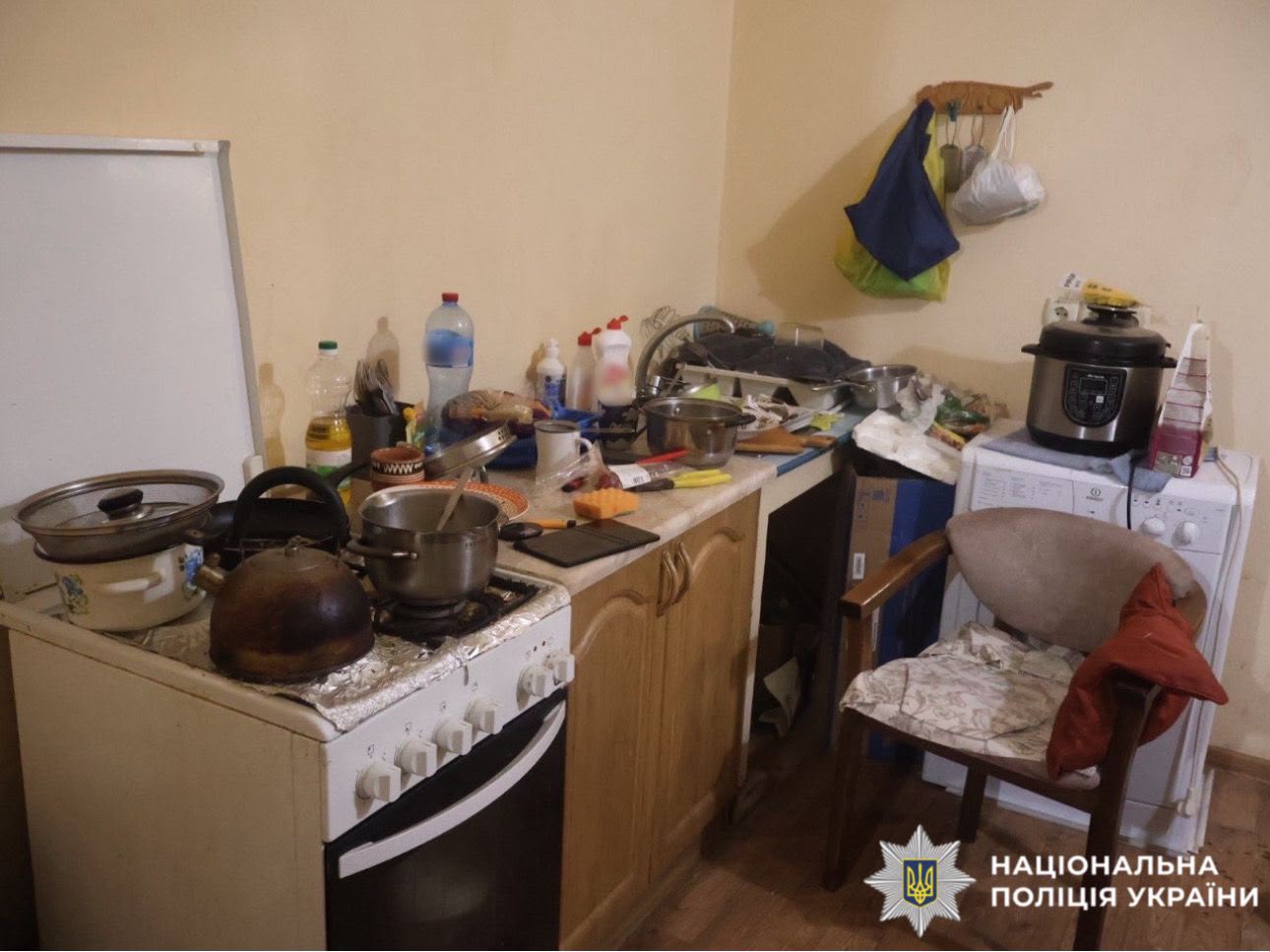 На фото кімната, де відбулася подія.