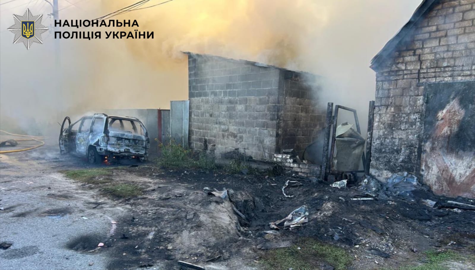 На фото пошкоджена будівля внаслідок атаки рф.