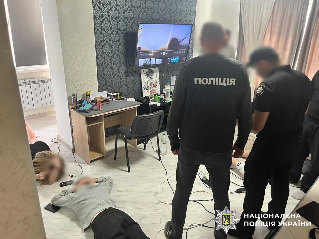 На Вінниччині правоохоронці ліквідували роботу двох шахрайських кол-центрів
