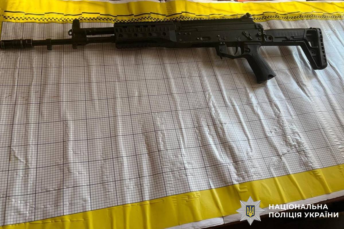 Поліцейські Нововодолазької громади проводять процедуру декларування вогнепальної зброї