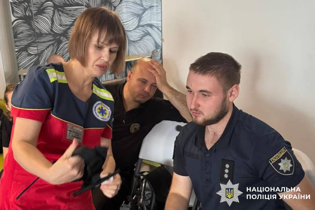 Навички, що рятують життя: поліцейські міста Златопіль пройшли тренінг з домедичної допомоги