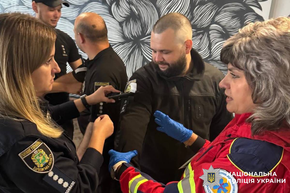 Навички, що рятують життя: поліцейські міста Златопіль пройшли тренінг з домедичної допомоги