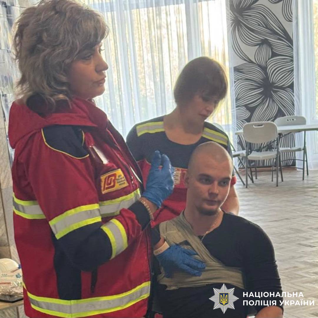 Навички, що рятують життя: поліцейські міста Златопіль пройшли тренінг з домедичної допомоги
