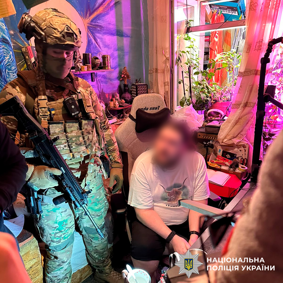Поліцейські Харкова викрили чоловіка, який зберігав наркотики для подальшого збуту