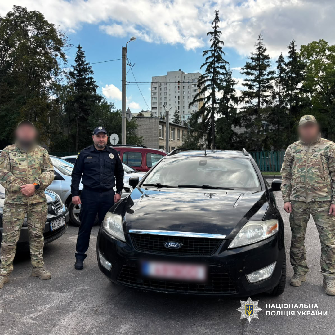 Поліцейським Батальйону поліції особливого призначення (стрілецький) передали автомобіль для виконання бойових завдань