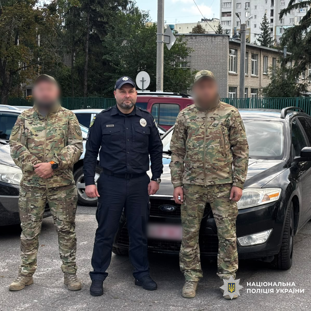 Поліцейським Батальйону поліції особливого призначення (стрілецький) передали автомобіль для виконання бойових завдань