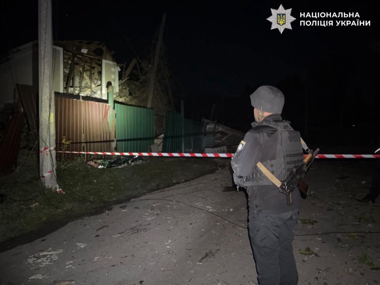 На фото зображено наслідки збройної атаки ворога.