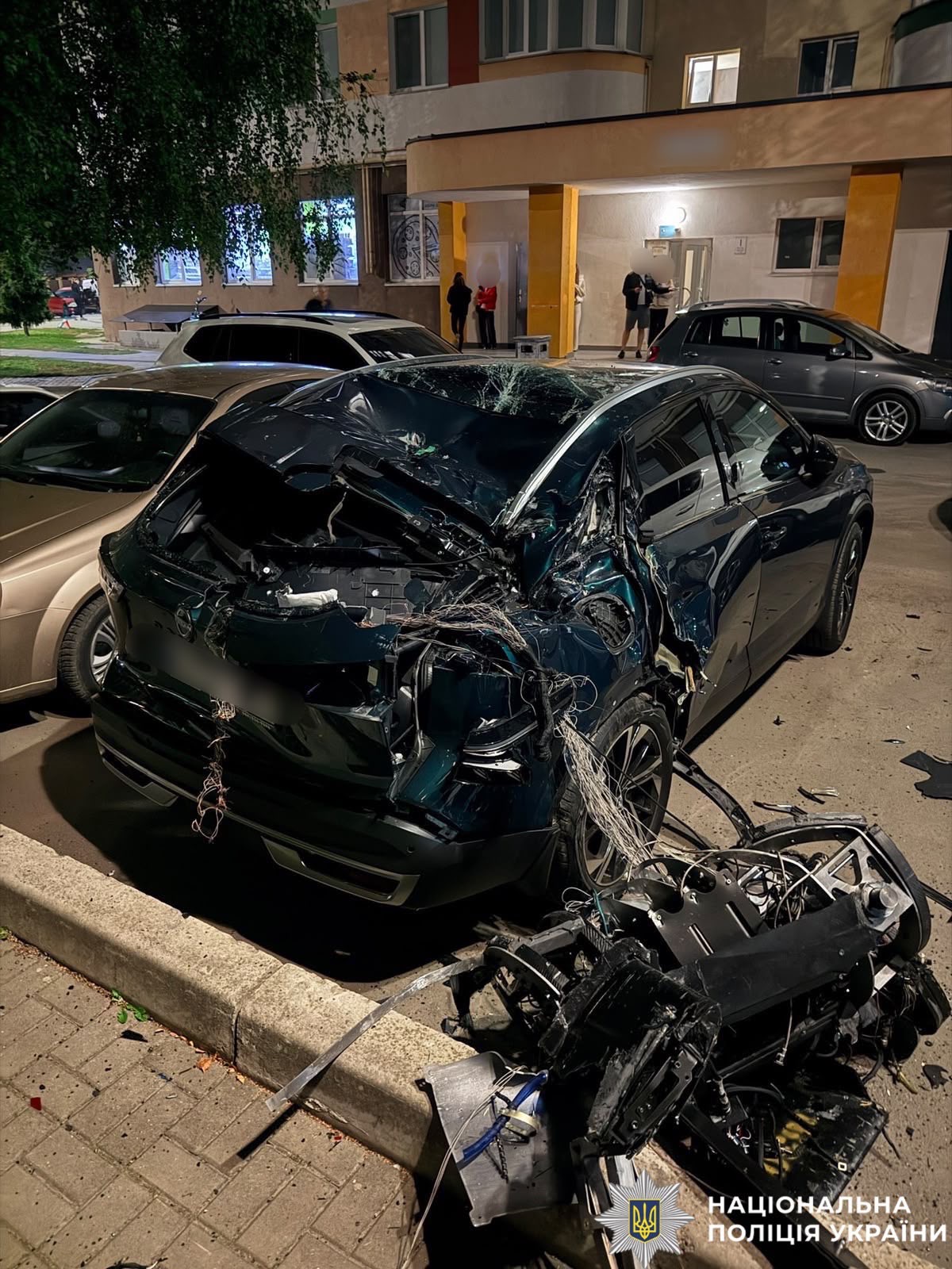 На фото зображено наслідки збройної атаки ворога.