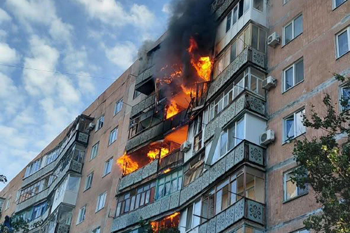 Горить багатоповерхівка