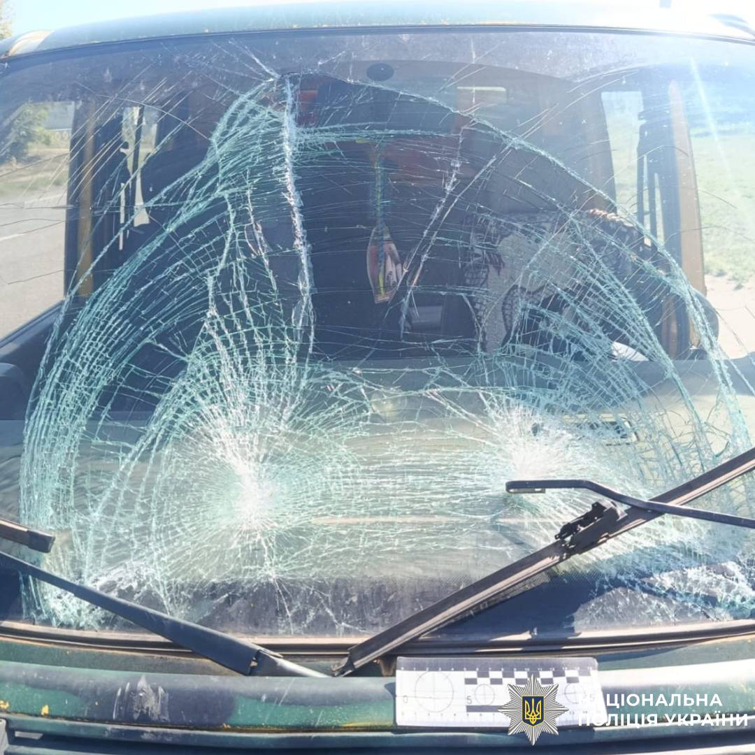 Слідчі повідомили про підозру водієві, який спричинив ДТП із тяжко травмованим пішоходом на Харківщині