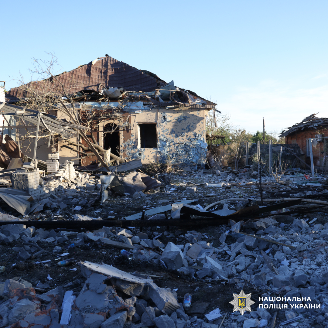 поліція документує наслідки ворожого обстрілу по місту Харків