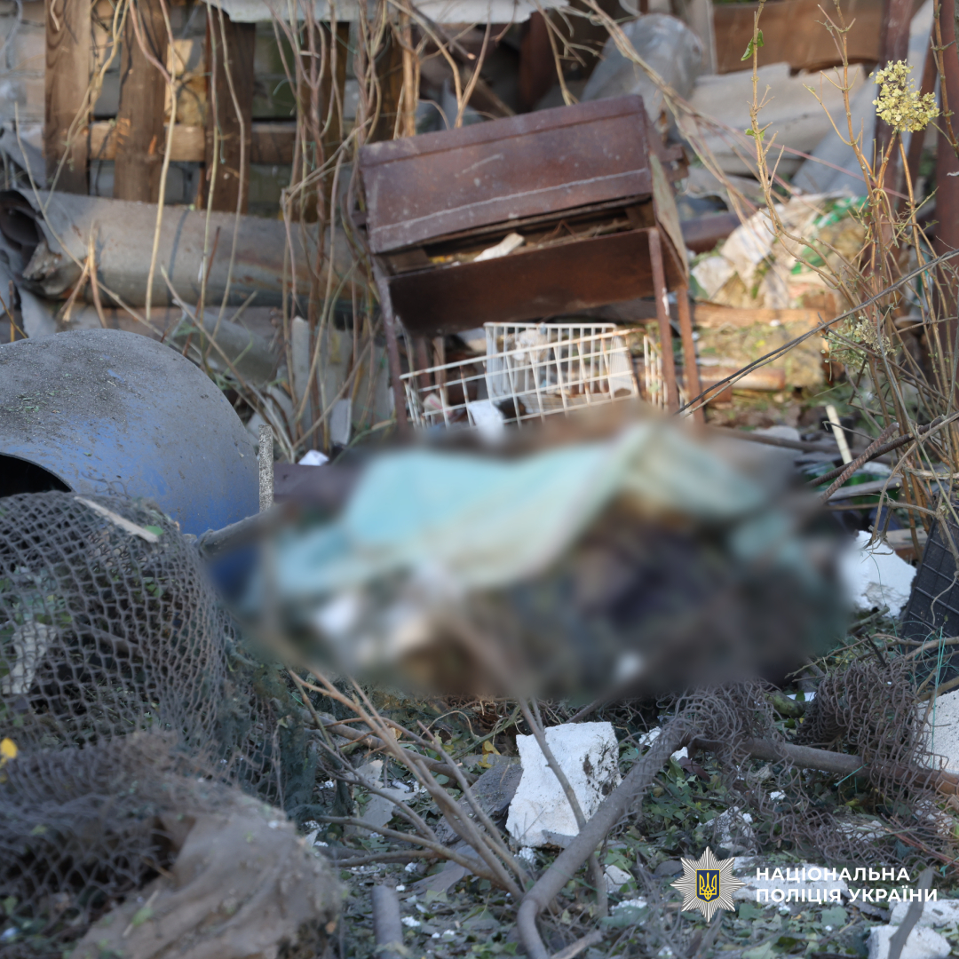 поліція документує наслідки ворожого обстрілу по місту Харків