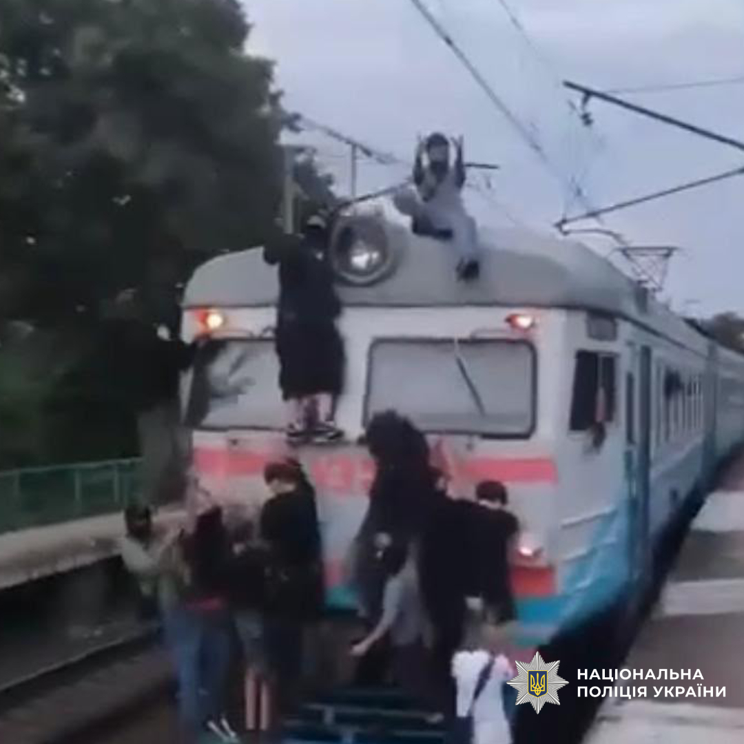 Поліцейські Харківщини протидіють зачепінгу та дбають про безпеку дітей