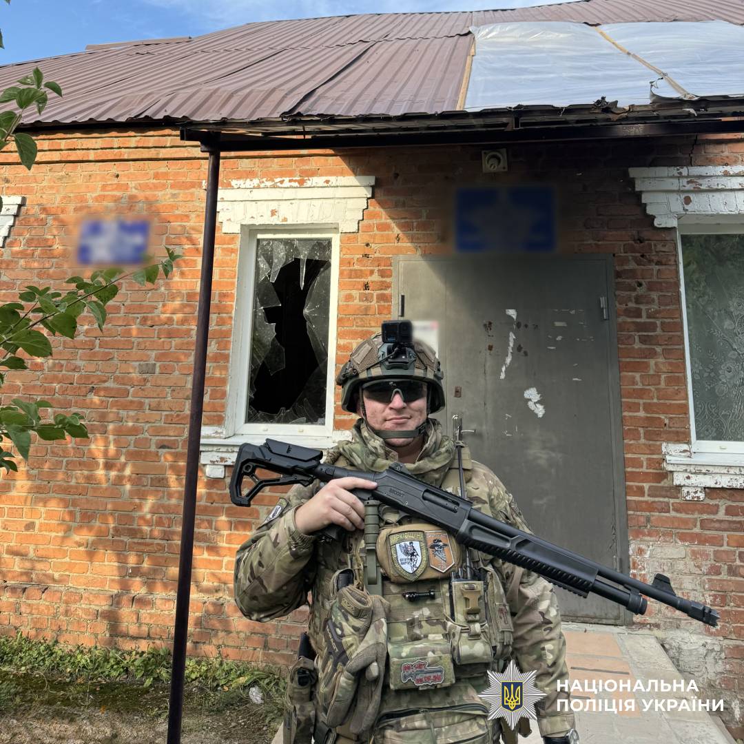 Їдуть туди, звідки інші намагаються виїхати: поліцейські «Білого Янгола» евакуюють людей із небезпечних територій на Харківщині