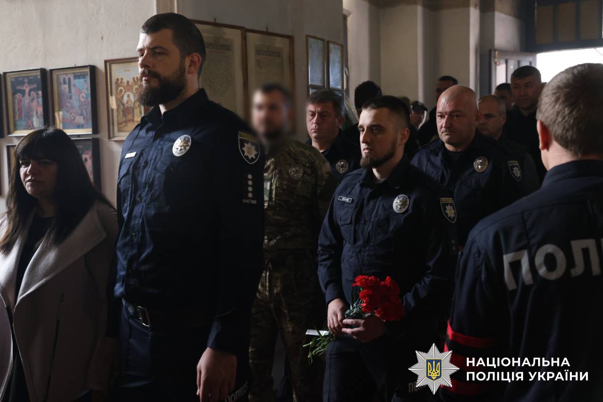 Харківщина попрощалася з капітаном поліції Ігорем Галінзовським, який загинув на службі