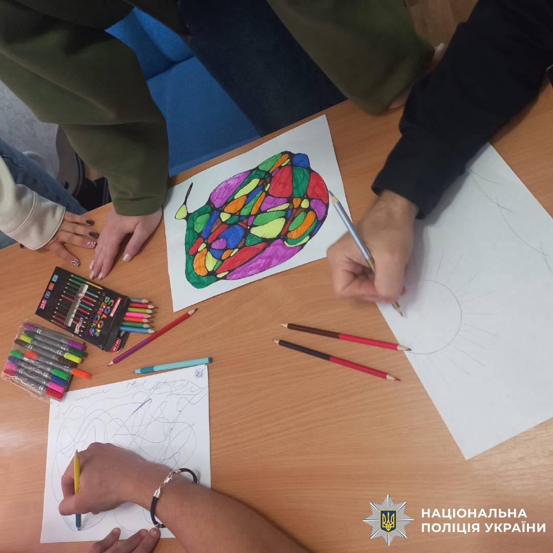Психологи поліції Харківщини провели арттерапевтичне заняття для поранених колег
