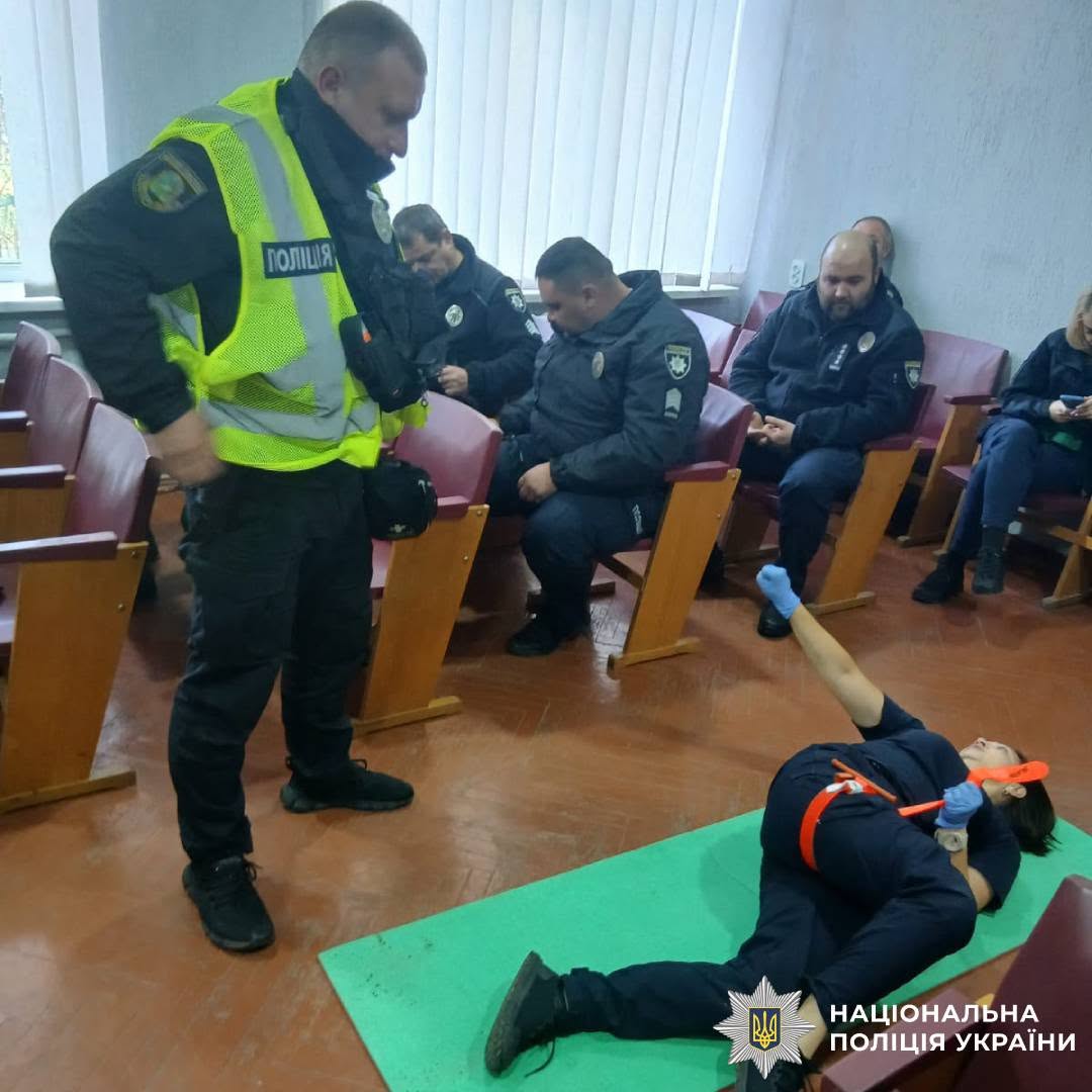 Поліцейські Нової Водолаги вдосконалили навички надання домедичної допомоги