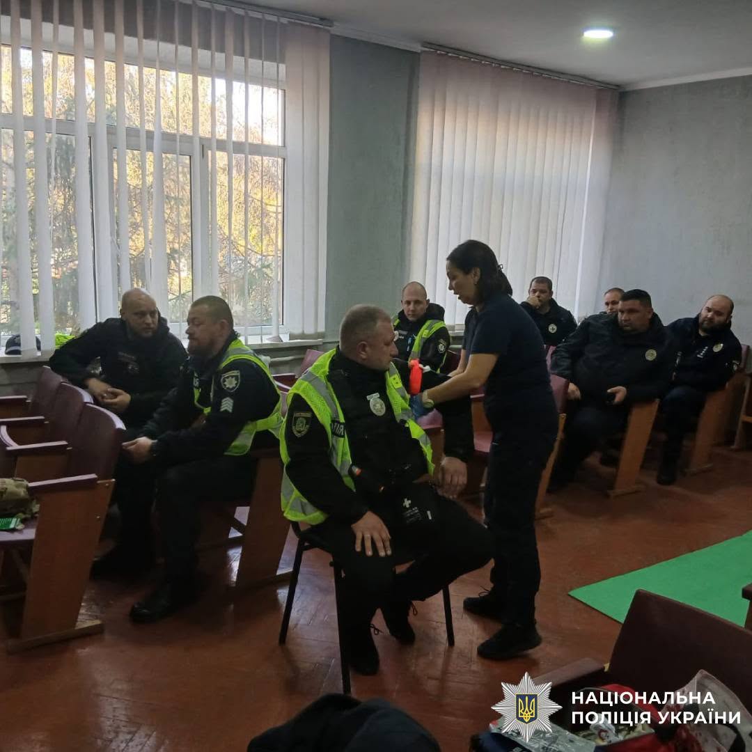 Поліцейські Нової Водолаги вдосконалили навички надання домедичної допомоги