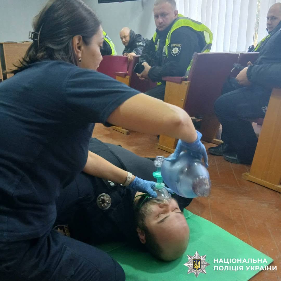 Поліцейські Нової Водолаги вдосконалили навички надання домедичної допомоги