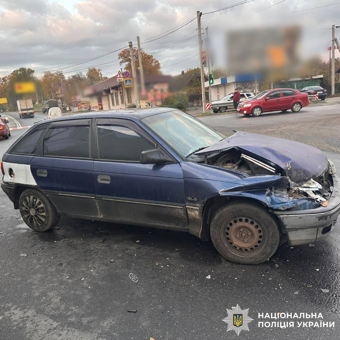 Поліція встановлює обставини ДТП на Харківщині, внаслідок якої загинули дві людини
