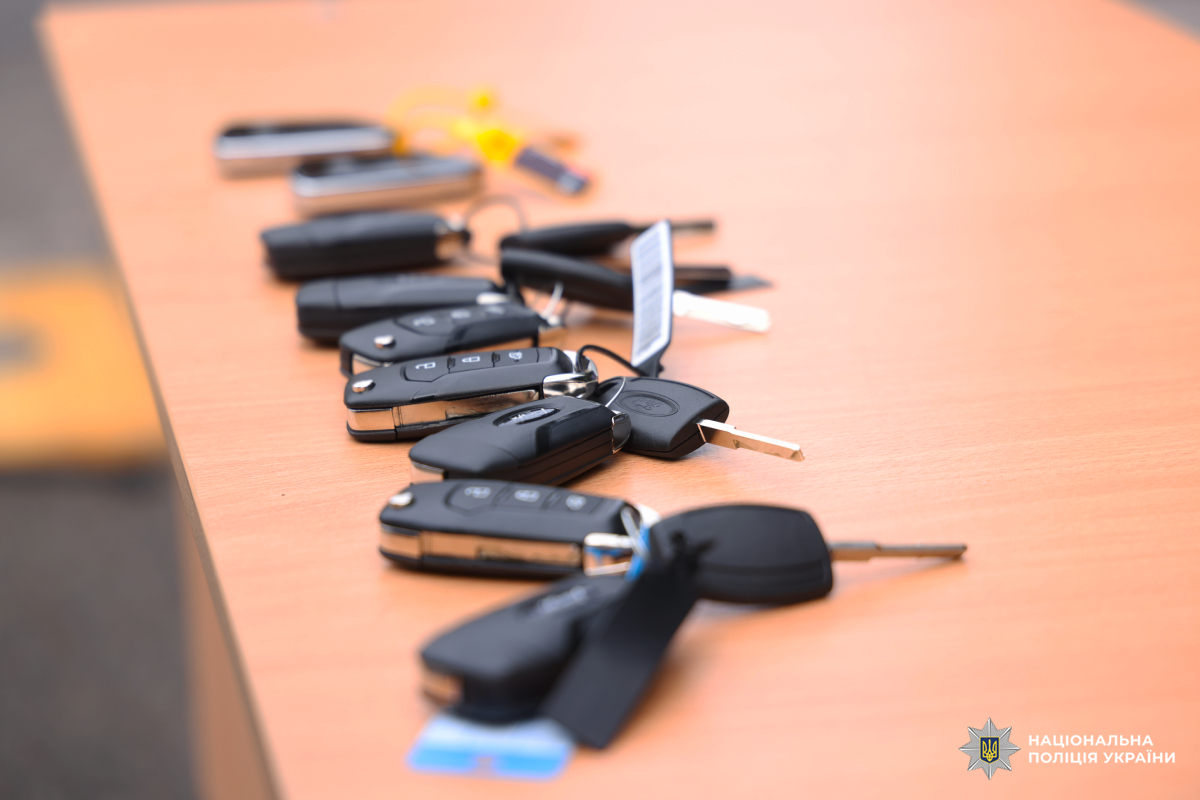 Поліція Харківщини отримала шість службових автомобілів для посилення безпеки громад
