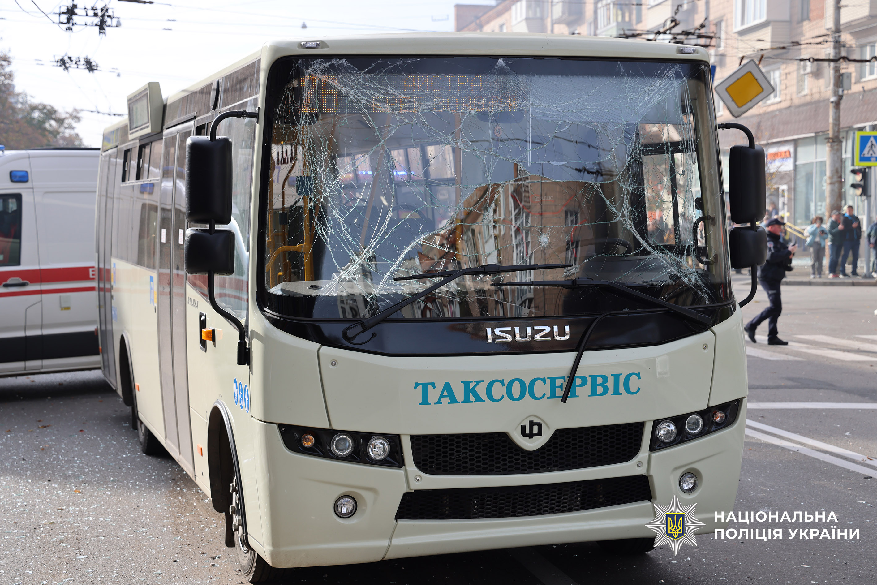 Поліція документує наслідки російського удару по центру Чернігова: є загиблі та поранені