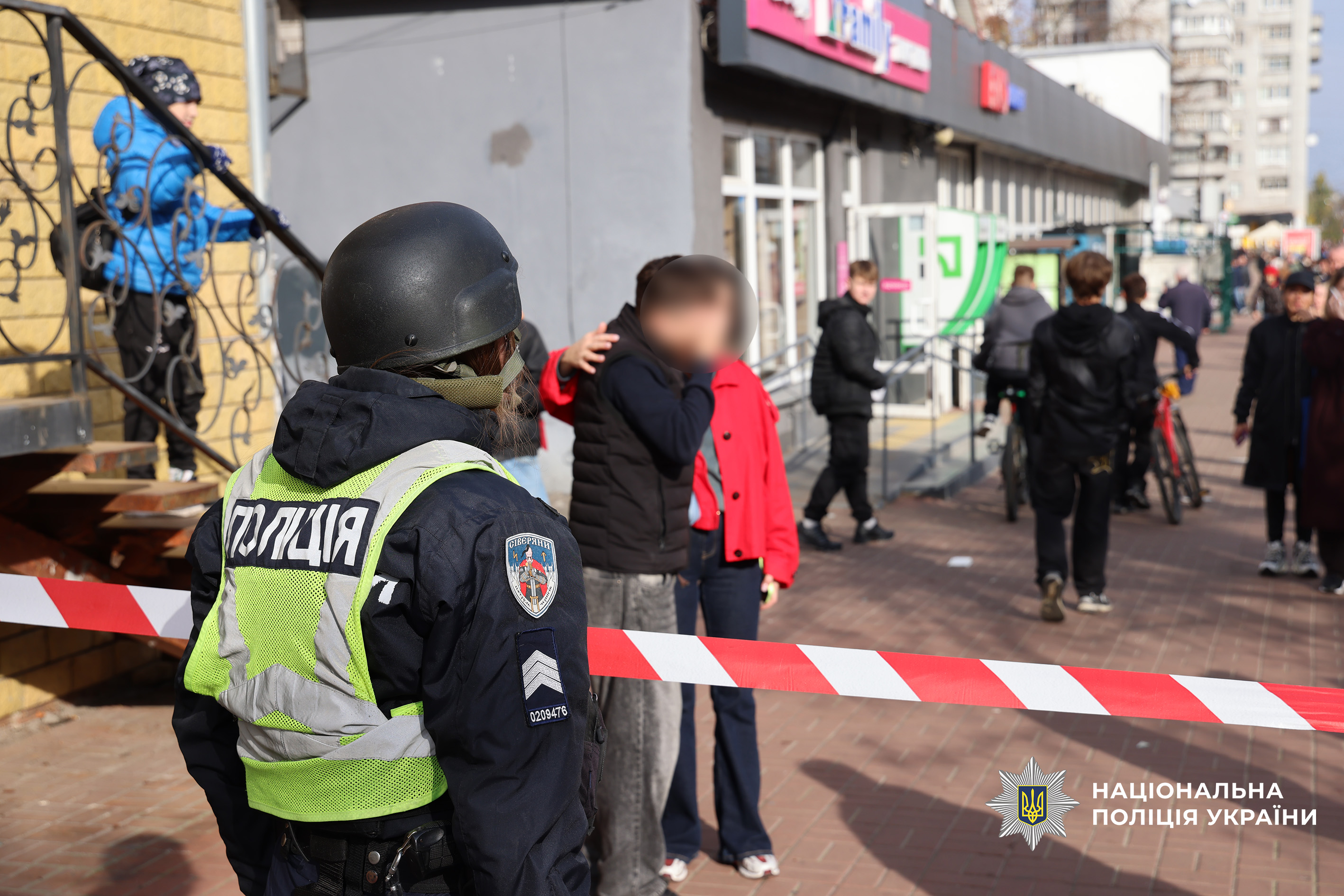 Поліція документує наслідки російського удару по центру Чернігова: є загиблі та поранені
