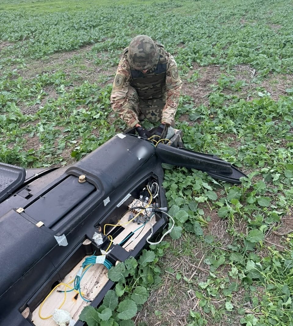 Вибухотехніки працюють