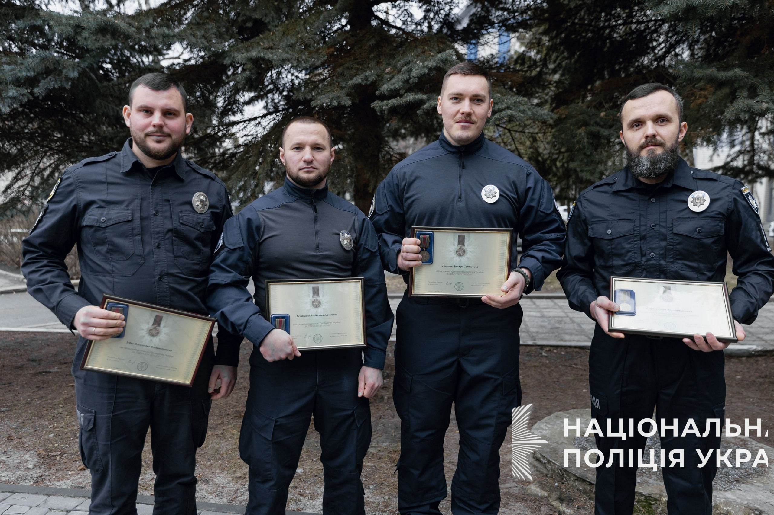 міністр внутрішніх справ відзначив поліцейських, які оперативно розкрили вбивство заступника голови нікополя
