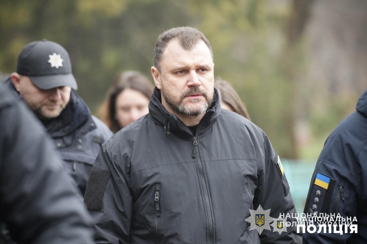 міністр внутрішніх справ ігор клименко та голова національної поліції іван вигівський побували на місці ракетних ударів росії по одесі