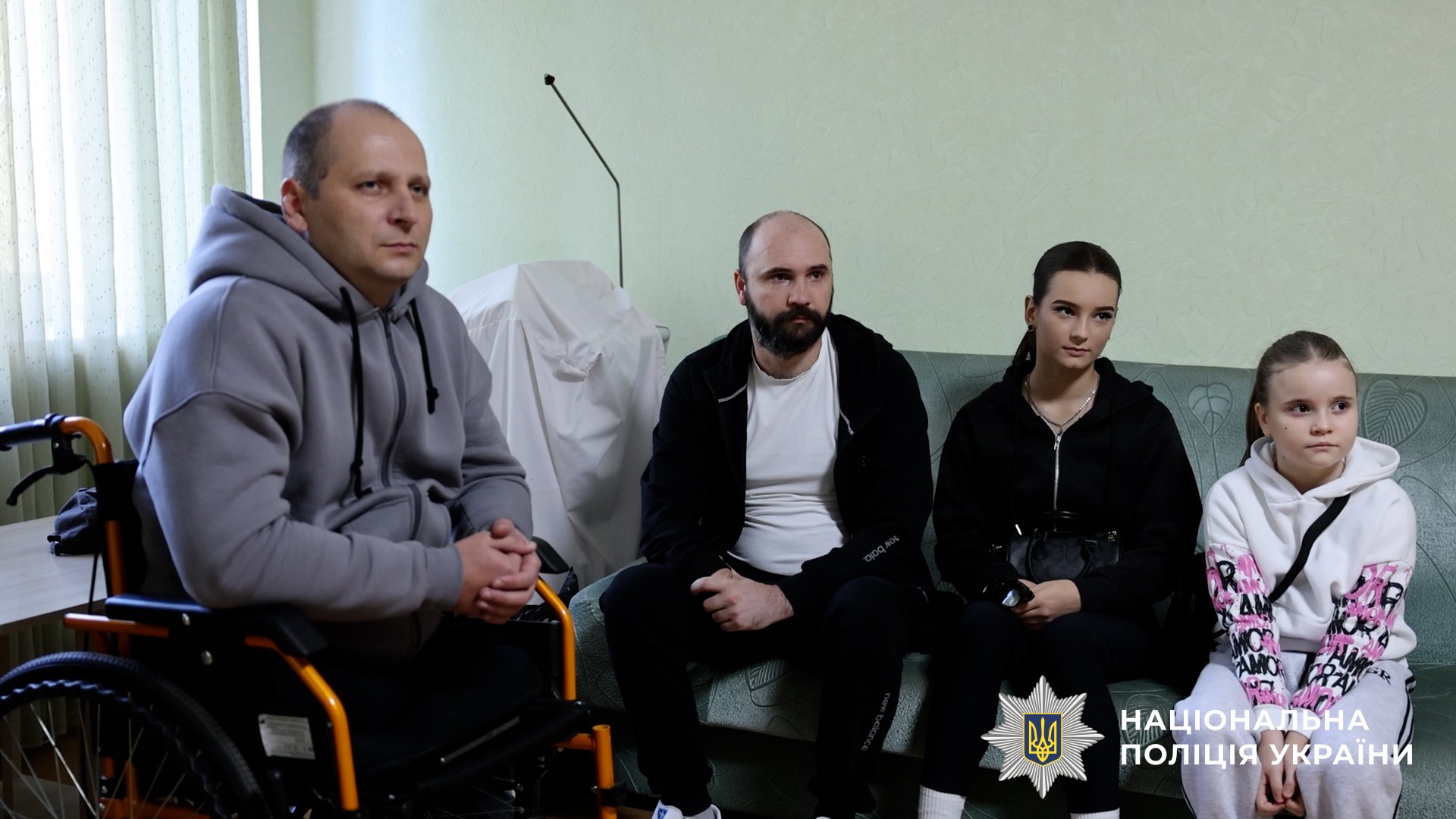 Шана тим, хто тримає стрій: поліцейські Полтавщини відвідали захисників і захисниць, які проходять реабілітацію після поранень, отриманих під час виконання бойових завдань