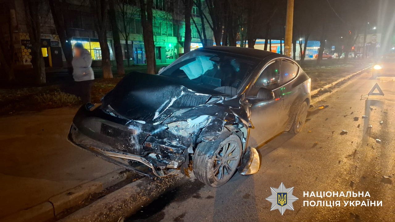 понівечене авто