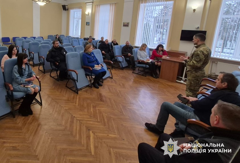 Вячеслав Ясько спілкується з ветеранами