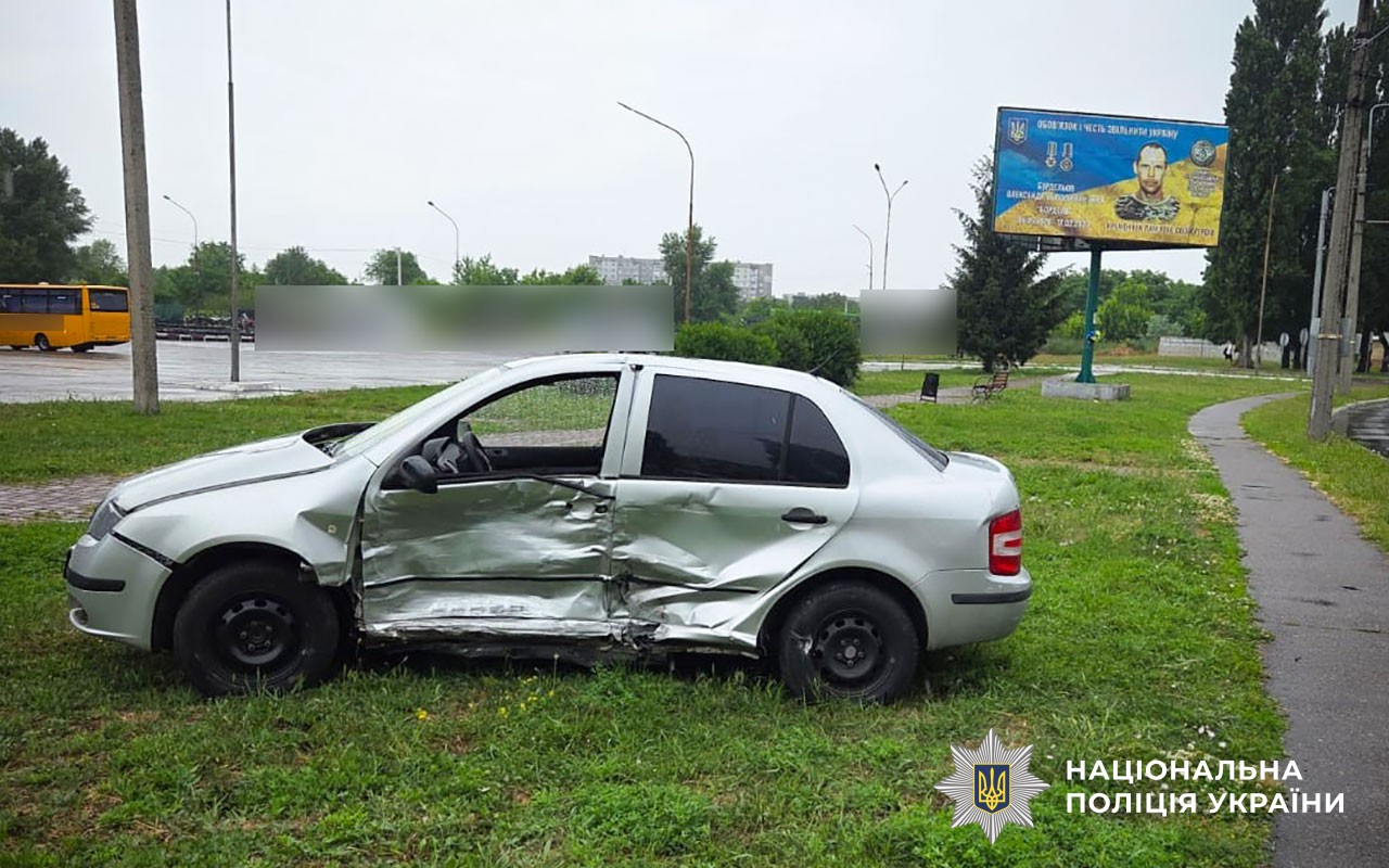 У Кременчуці в ДТП постраждала пасажирка легковика: поліція встановлює обставини