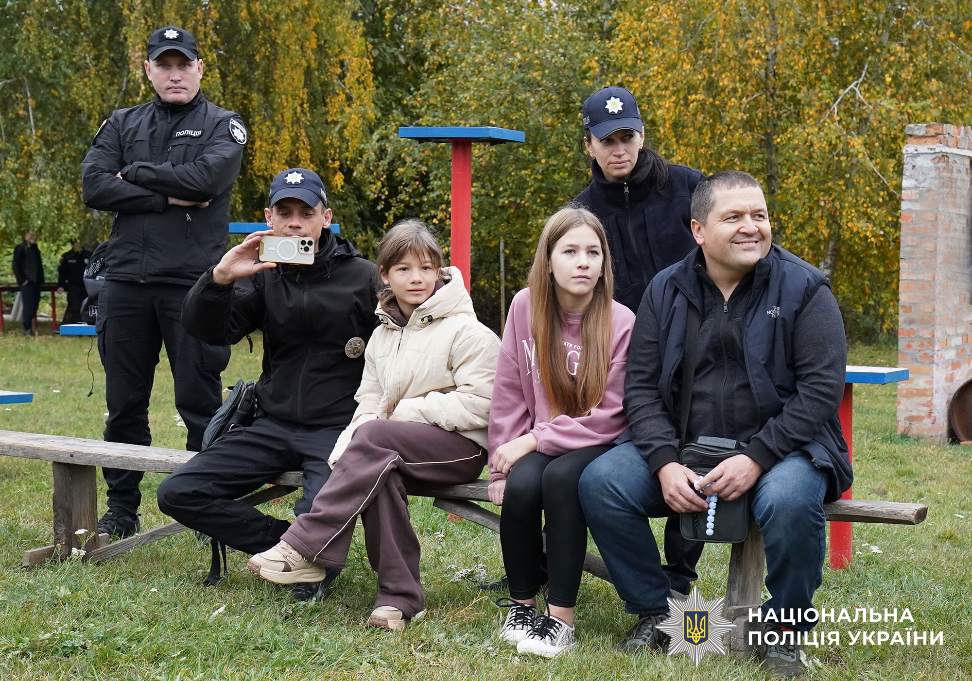 Каністерапія для поліцейських-захисників та їхніх родин